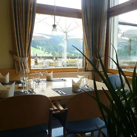 Sporthotel Clavadel 2*